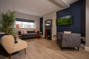 Morland Contemporary Lakeland Home by LetMeStay
